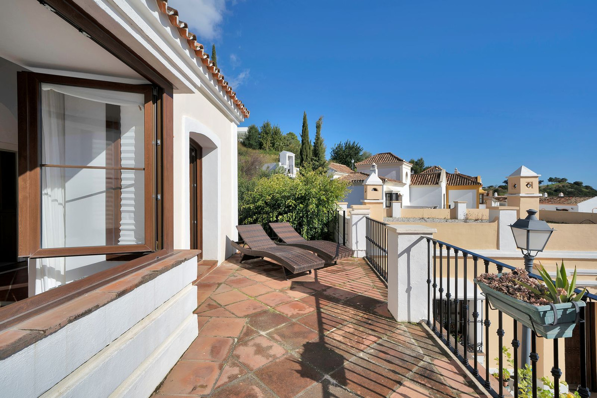 3 Bed Townhouse for sale in Benahavís Costa Del Sol, Málaga, Spain