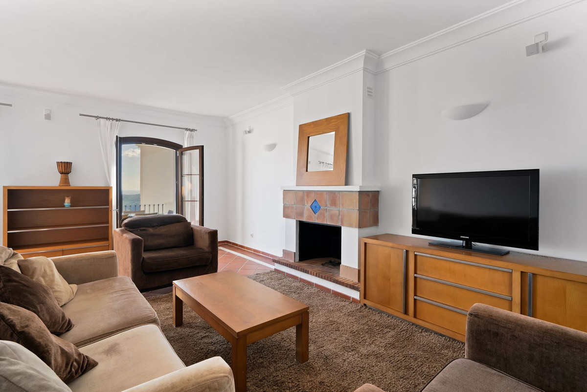 3 Bed Townhouse for sale in Benahavís Costa Del Sol, Málaga, Spain