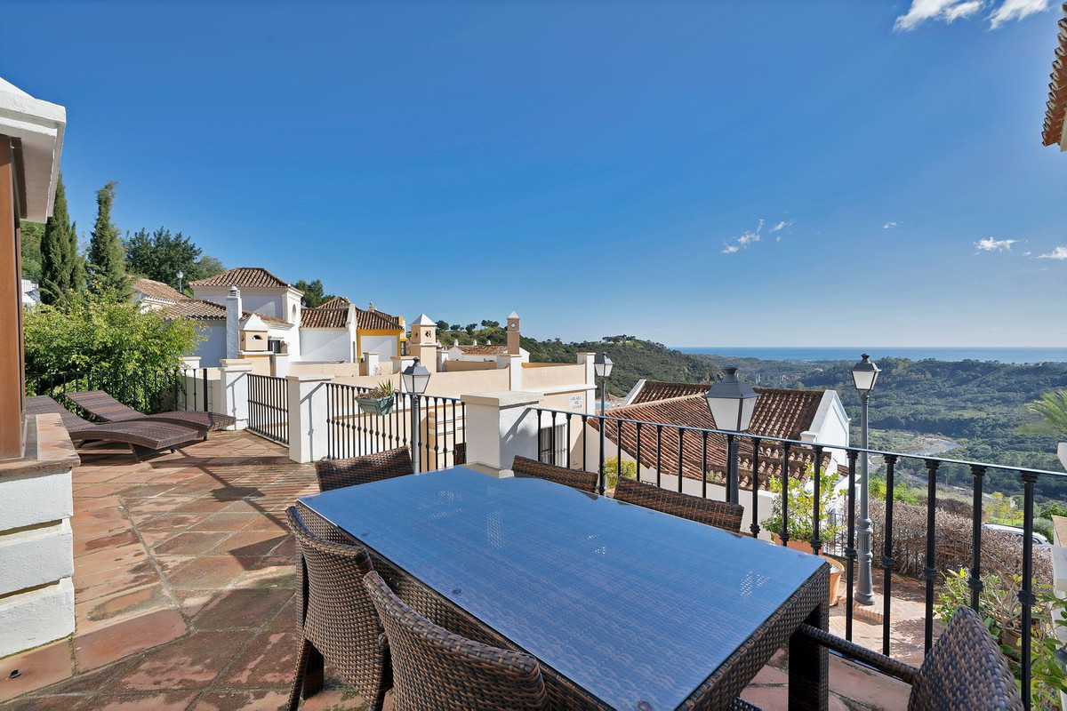 3 Bed Townhouse for sale in Benahavís Costa Del Sol, Málaga, Spain