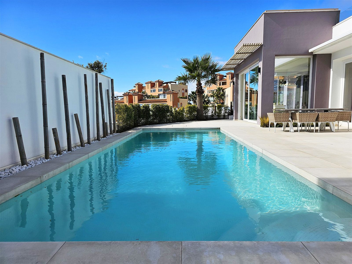 5 Bed Townhouse for sale in Riviera Del Sol Costa Del Sol, Málaga, Spain