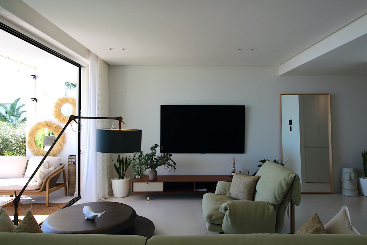 2 Bed Apartment for sale in Marbella Costa Del Sol, Málaga, Spain