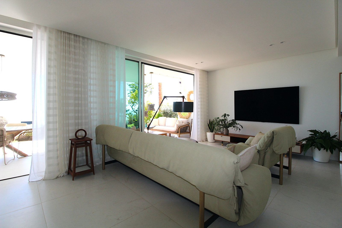 2 Bed Apartment for sale in Marbella Costa Del Sol, Málaga, Spain