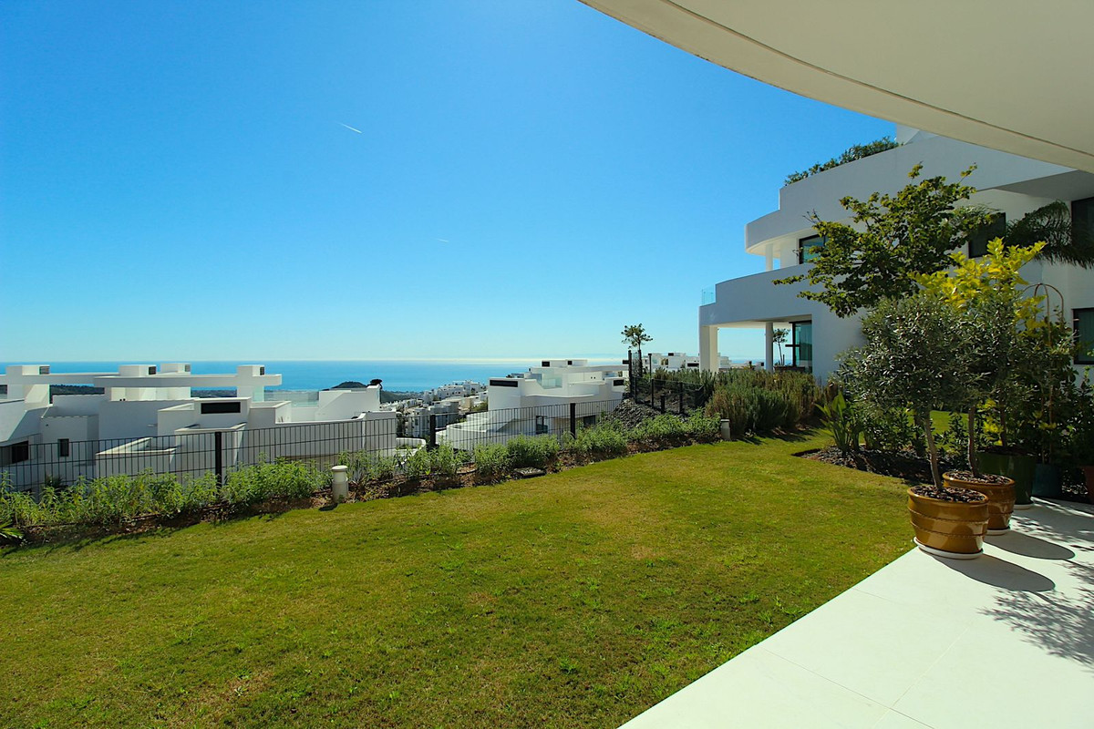2 Bed Apartment for sale in Marbella Costa Del Sol, Málaga, Spain