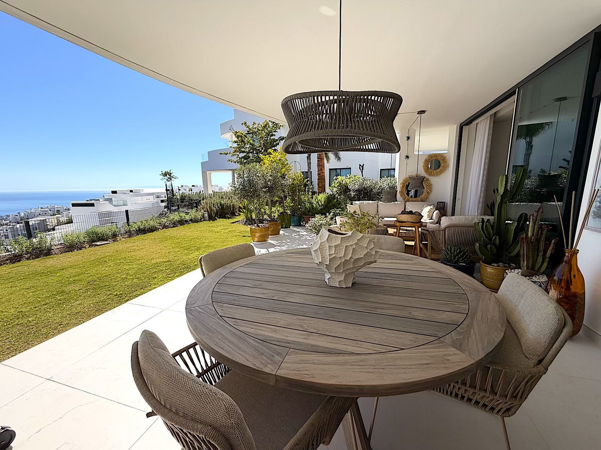 2 Bed Apartment for sale in Marbella Costa Del Sol, Málaga, Spain