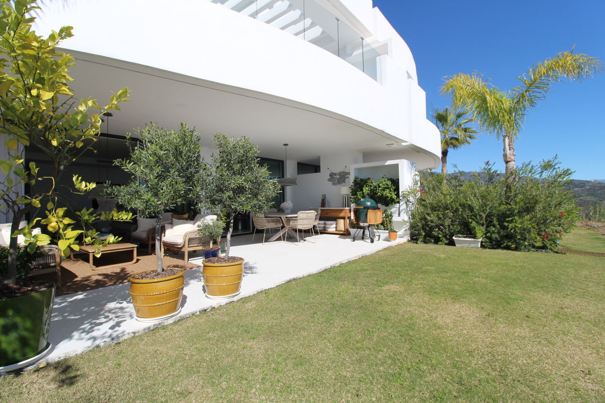 2 Bed Apartment for sale in Marbella Costa Del Sol, Málaga, Spain