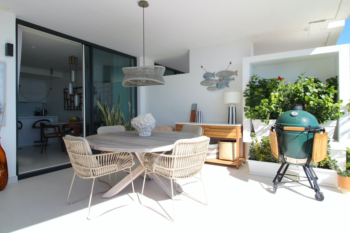 2 Bed Apartment for sale in Marbella Costa Del Sol, Málaga, Spain