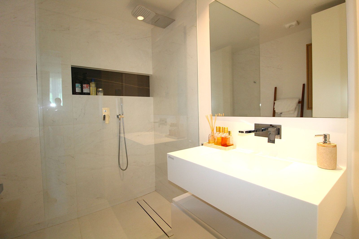2 Bed Apartment for sale in Marbella Costa Del Sol, Málaga, Spain
