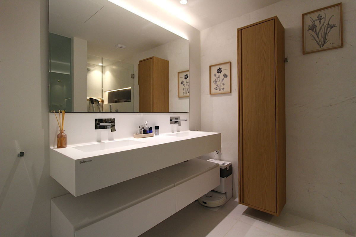 2 Bed Apartment for sale in Marbella Costa Del Sol, Málaga, Spain