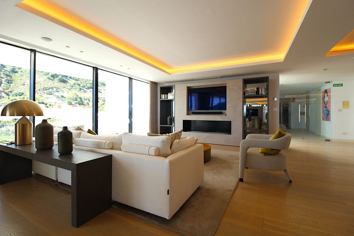 2 Bed Apartment for sale in Marbella Costa Del Sol, Málaga, Spain