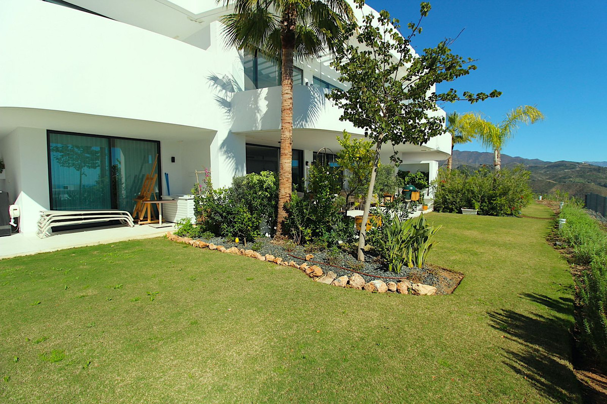 2 Bed Apartment for sale in Marbella Costa Del Sol, Málaga, Spain