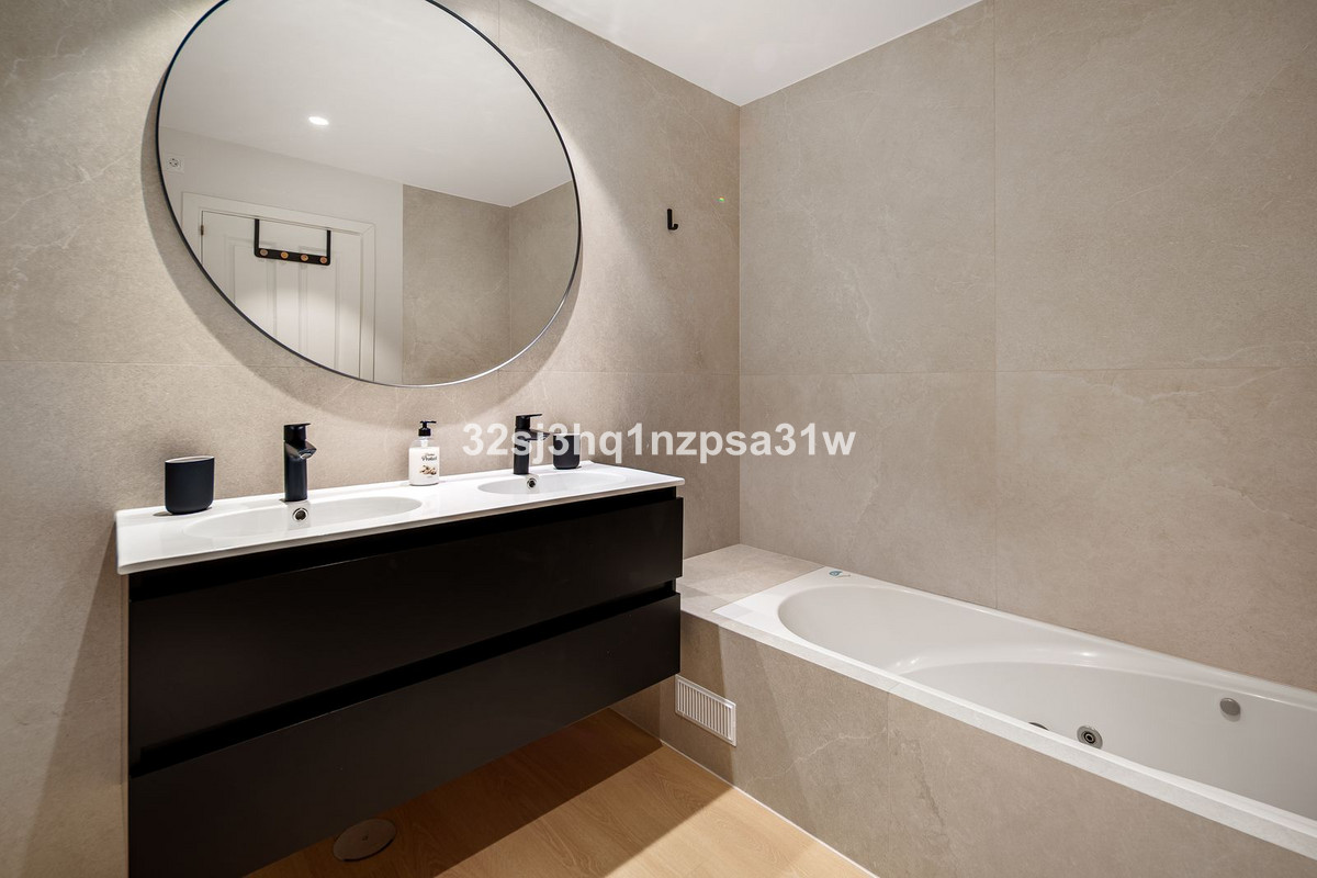 Se vende Apartamento Planta Baja de 2 dormitorios en Costa Del Sol, Málaga, España