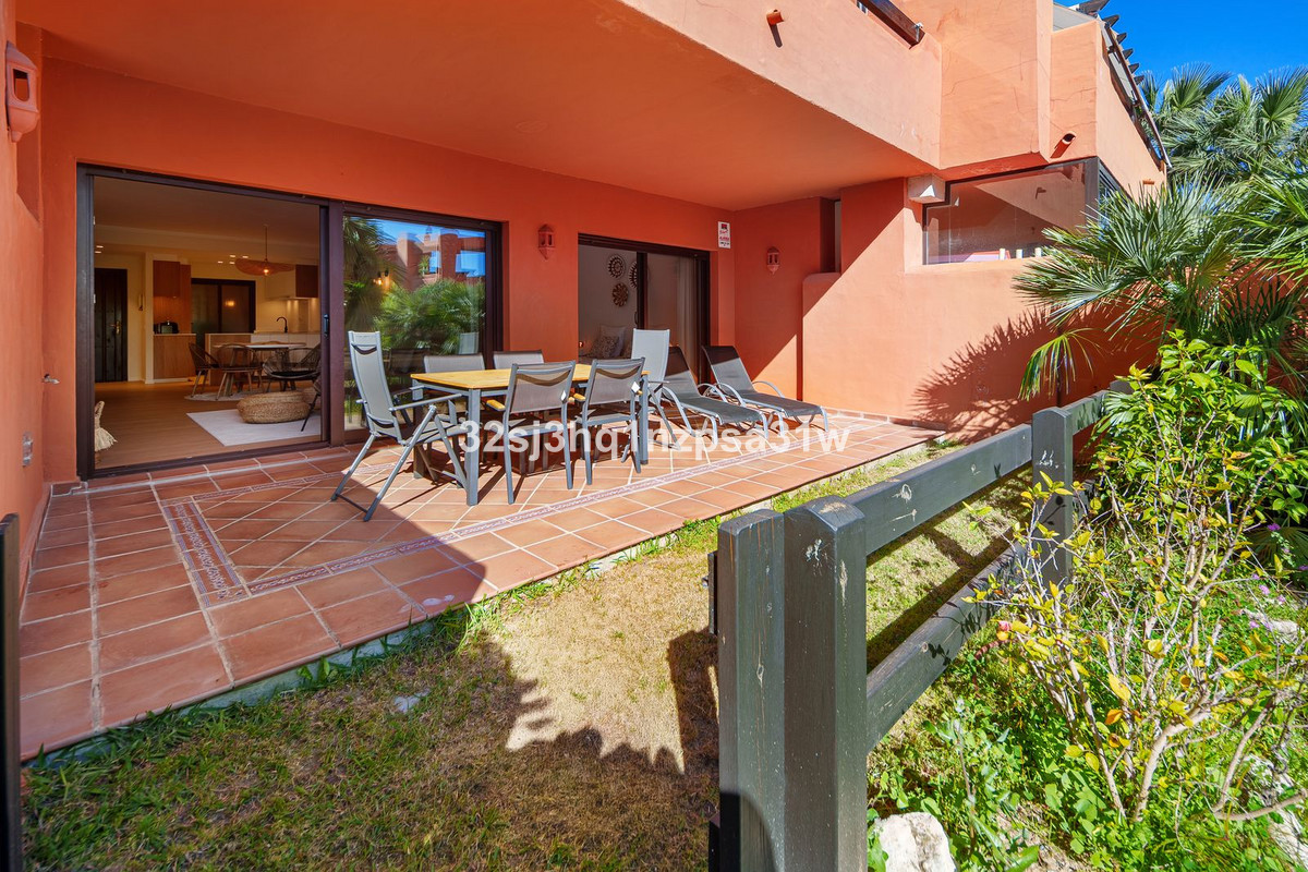 Se vende Apartamento Planta Baja de 2 dormitorios en Costa Del Sol, Málaga, España