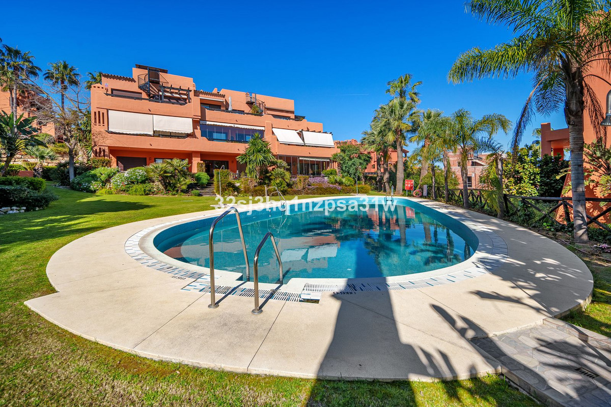 Se vende Apartamento Planta Baja de 2 dormitorios en Costa Del Sol, Málaga, España