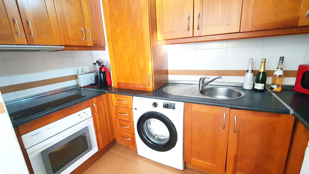 1 Bed Apartment for sale in Los Pacos Costa Del Sol, Málaga, Spain