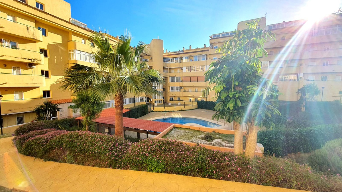 1 Bed Apartment for sale in Los Pacos Costa Del Sol, Málaga, Spain