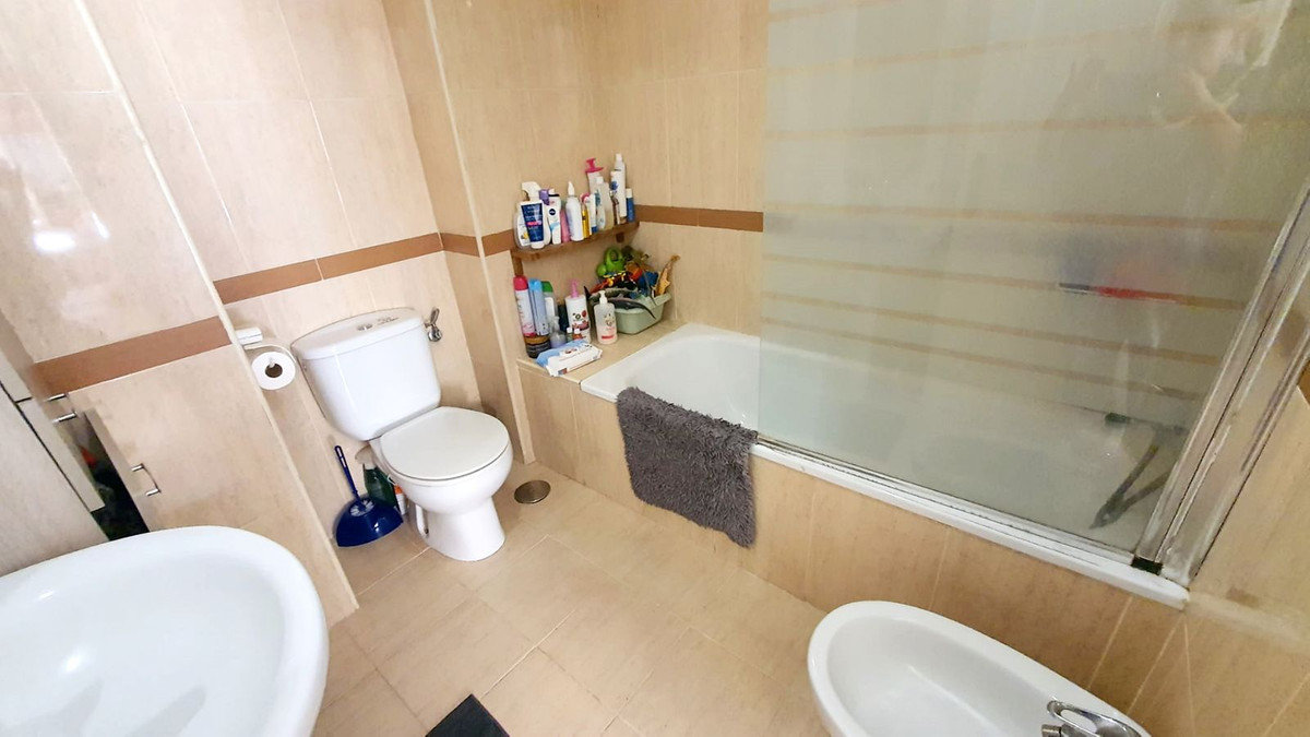 1 Bed Apartment for sale in Los Pacos Costa Del Sol, Málaga, Spain