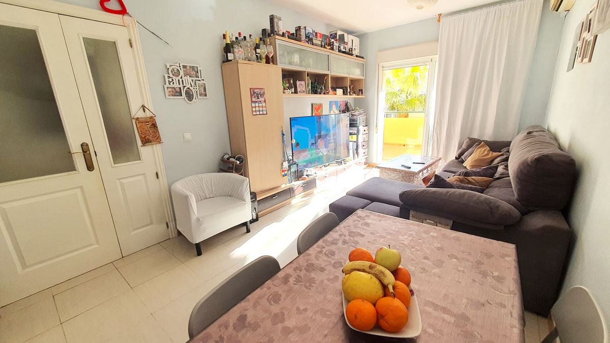 1 Bed Apartment for sale in Los Pacos Costa Del Sol, Málaga, Spain