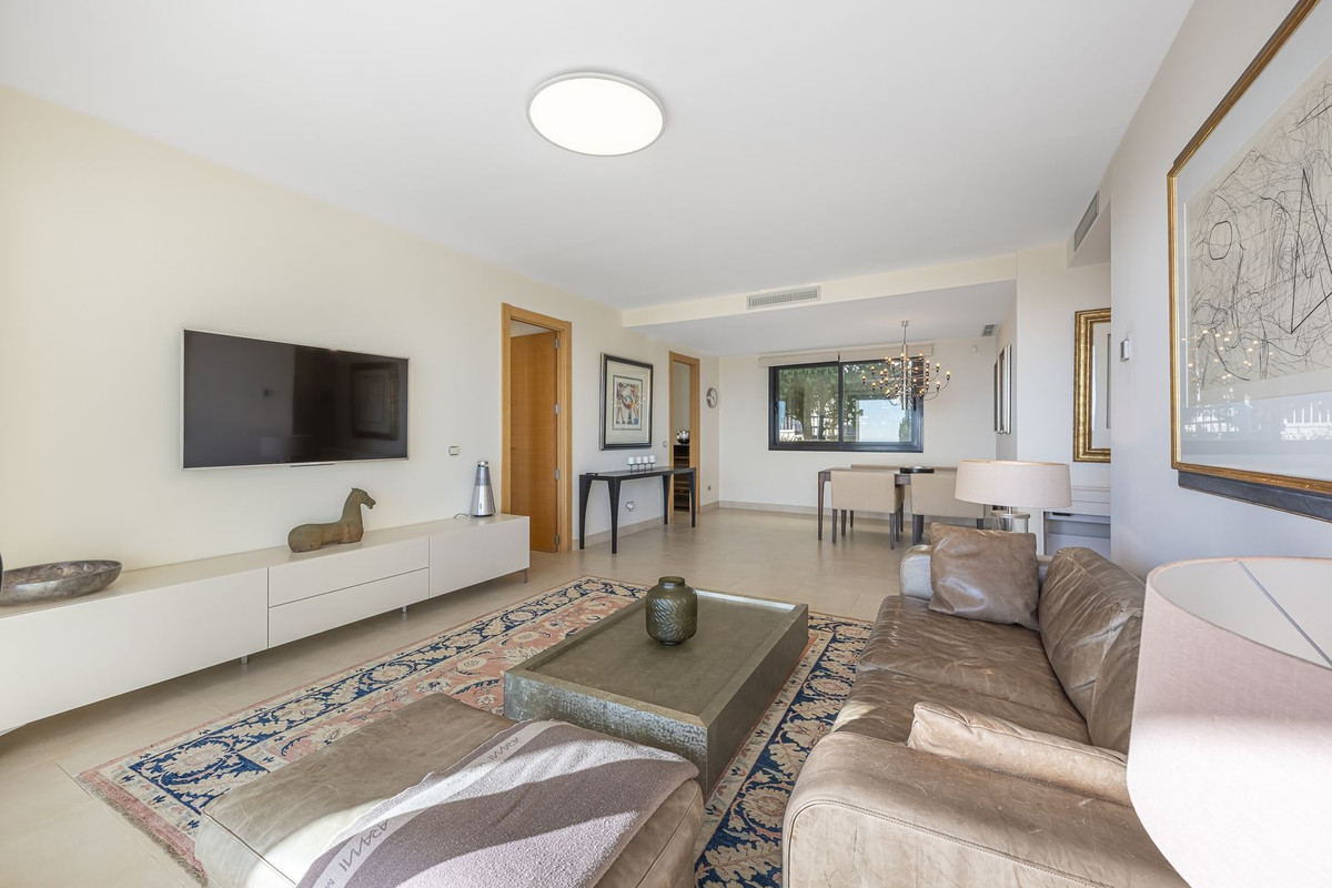3 Bed Apartment for sale in Marbella Costa Del Sol, Málaga, Spain