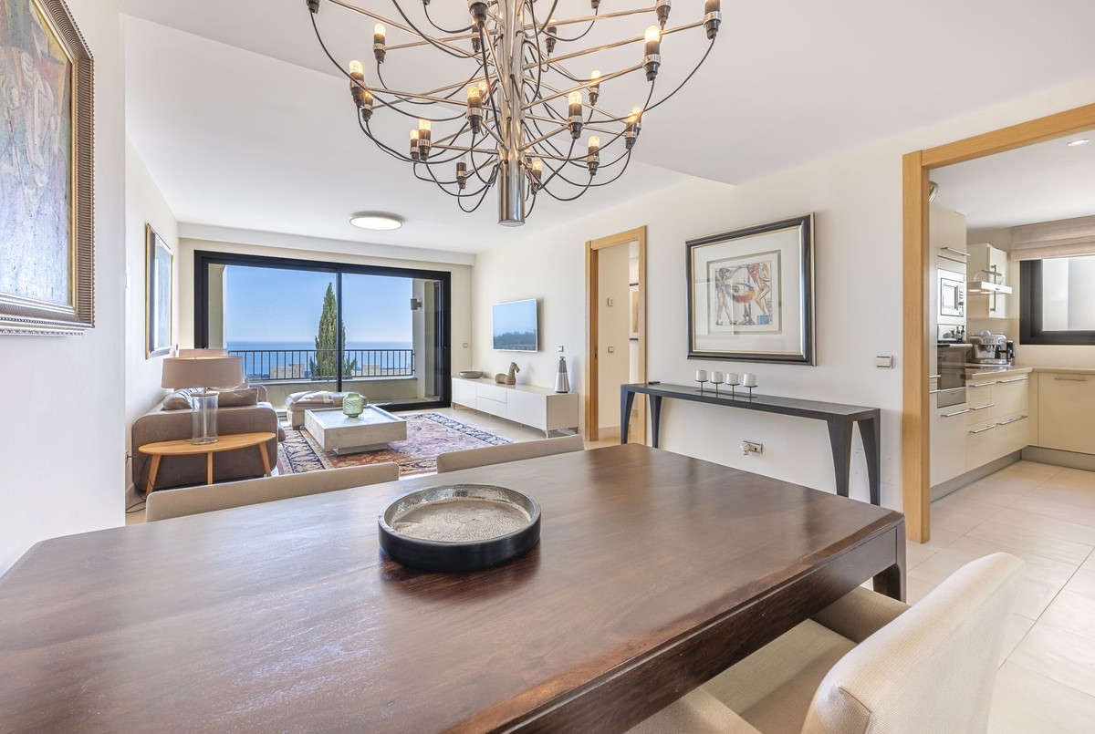3 Bed Apartment for sale in Marbella Costa Del Sol, Málaga, Spain