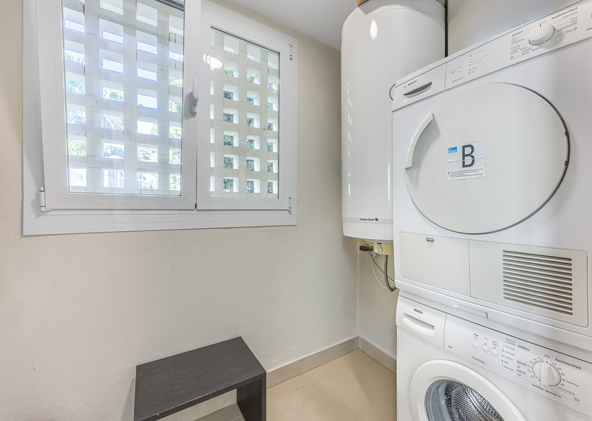 3 Bed Apartment for sale in Marbella Costa Del Sol, Málaga, Spain