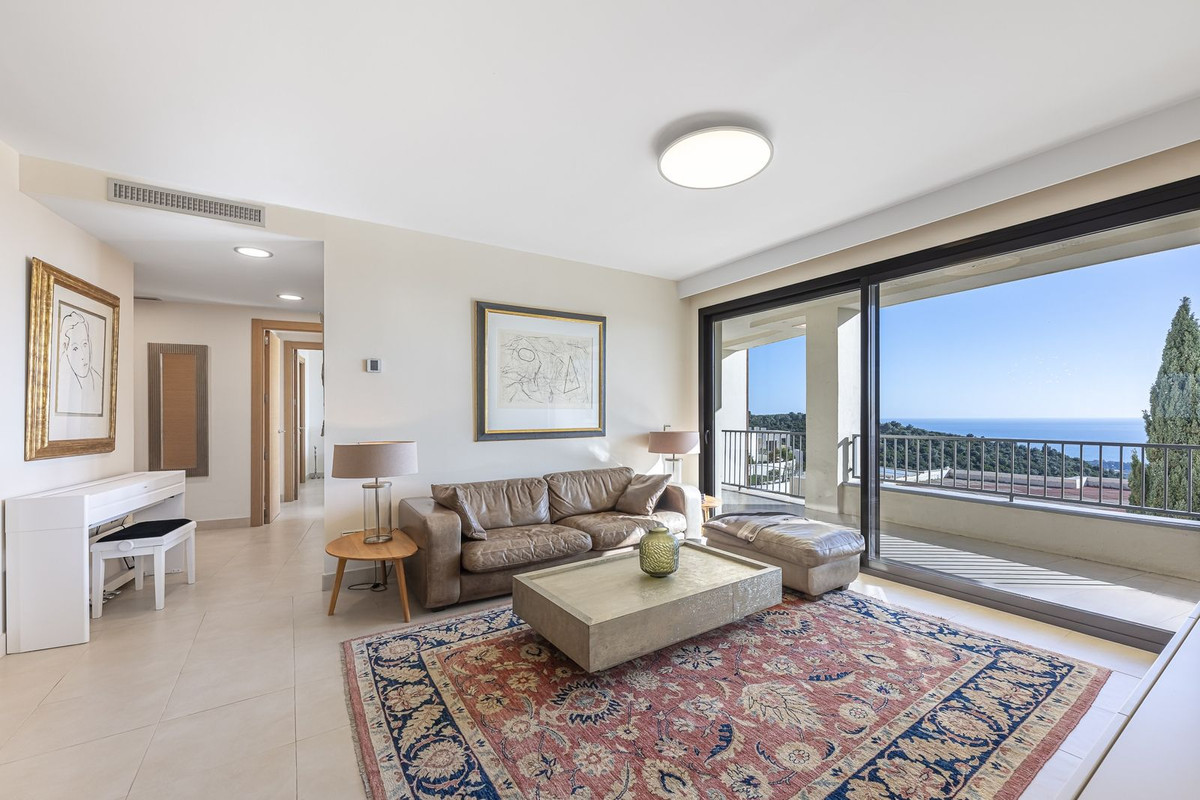 3 Bed Apartment for sale in Marbella Costa Del Sol, Málaga, Spain