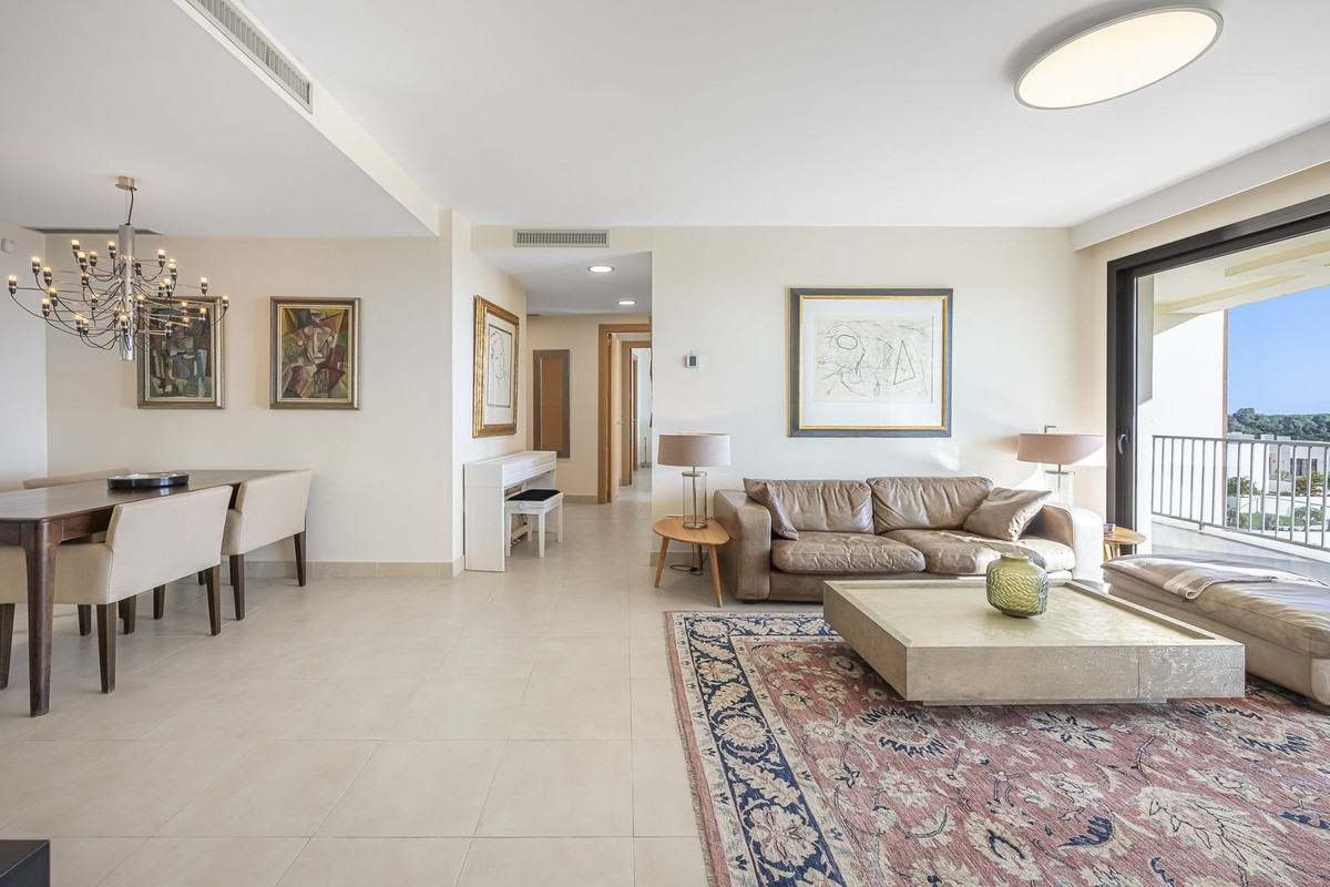 3 Bed Apartment for sale in Marbella Costa Del Sol, Málaga, Spain