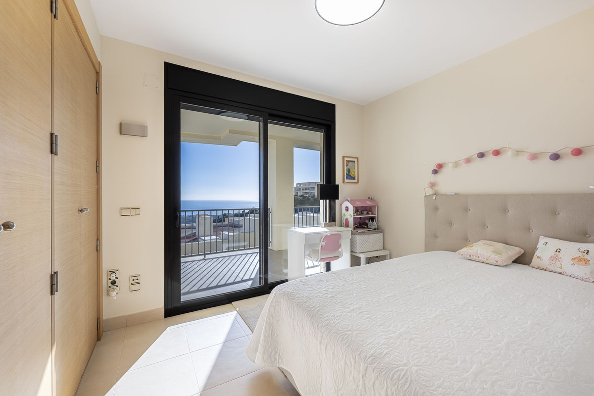 3 Bed Apartment for sale in Marbella Costa Del Sol, Málaga, Spain