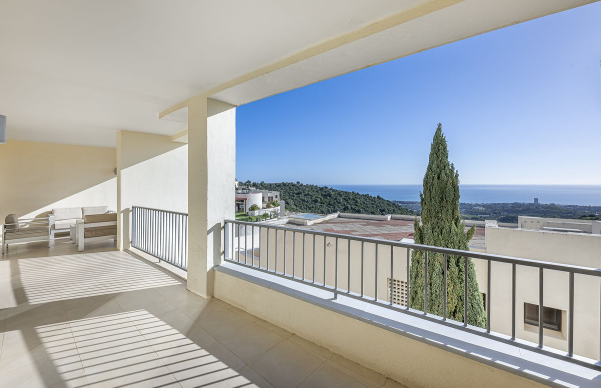3 Bed Apartment for sale in Marbella Costa Del Sol, Málaga, Spain