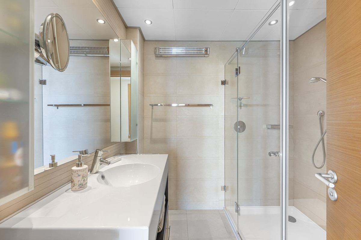 3 Bed Apartment for sale in Marbella Costa Del Sol, Málaga, Spain