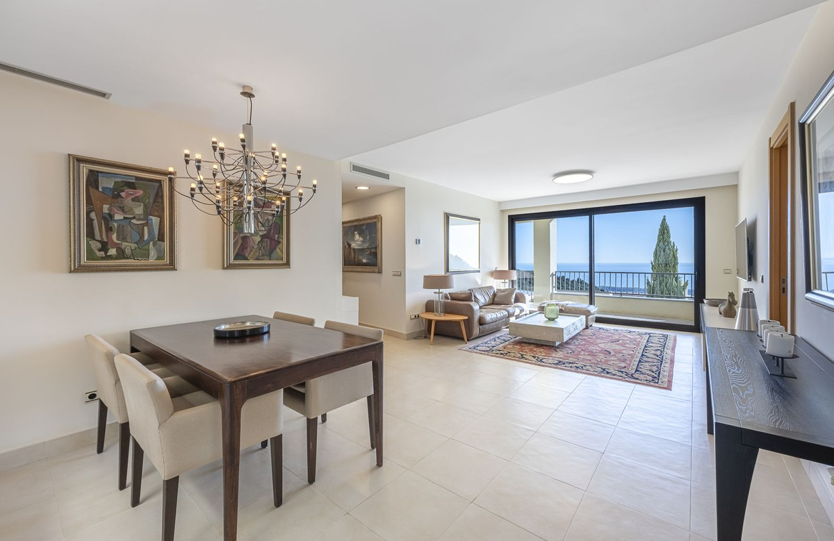 3 Bed Apartment for sale in Marbella Costa Del Sol, Málaga, Spain