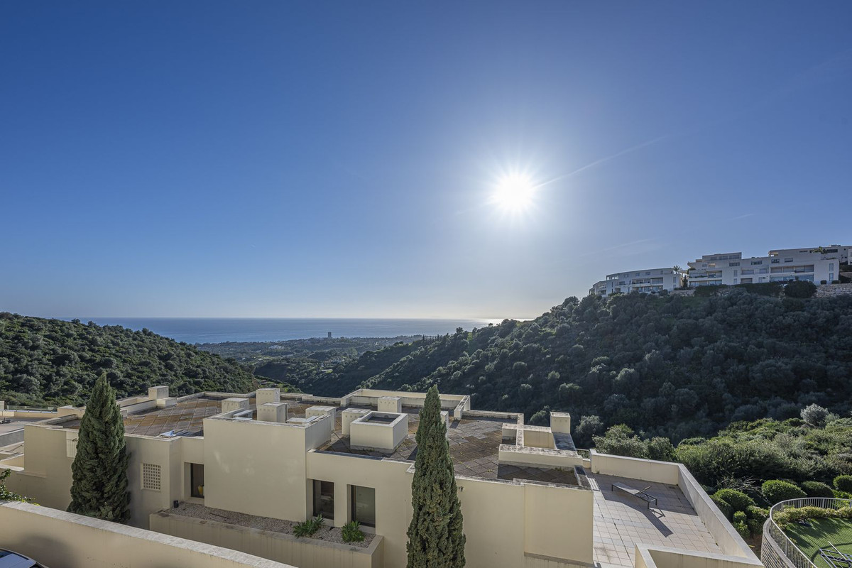 3 Bed Apartment for sale in Marbella Costa Del Sol, Málaga, Spain