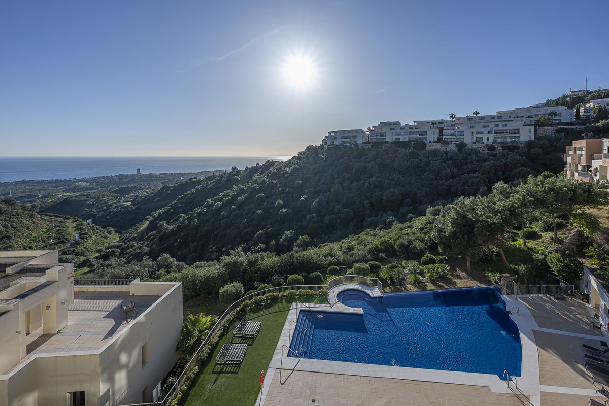 3 Bed Apartment for sale in Marbella Costa Del Sol, Málaga, Spain