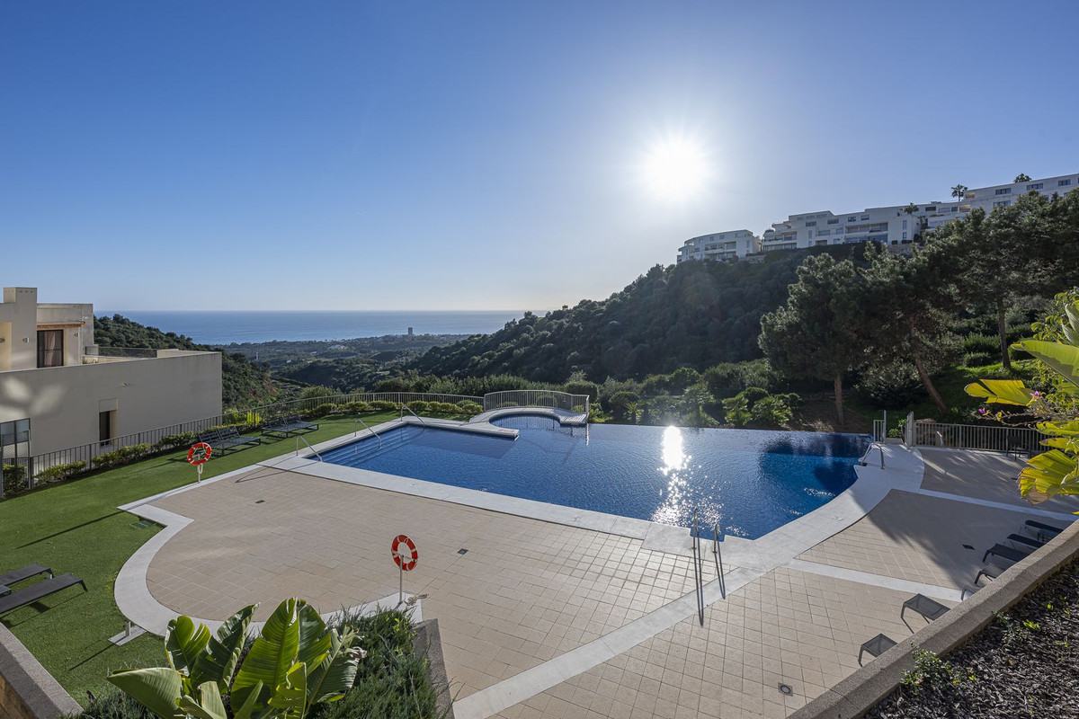 3 Bed Apartment for sale in Marbella Costa Del Sol, Málaga, Spain
