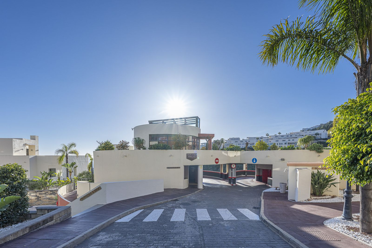 3 Bed Apartment for sale in Marbella Costa Del Sol, Málaga, Spain