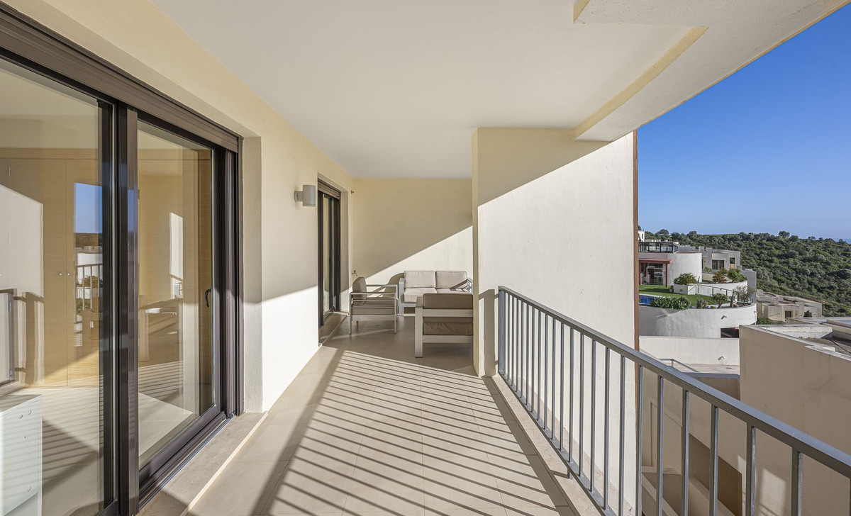 3 Bed Apartment for sale in Marbella Costa Del Sol, Málaga, Spain