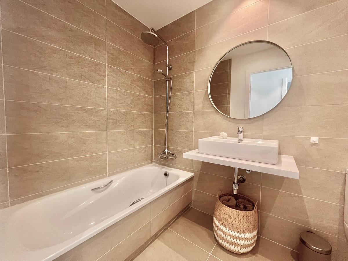 2 Bed Apartment for sale in Manilva Costa Del Sol, Málaga, Spain