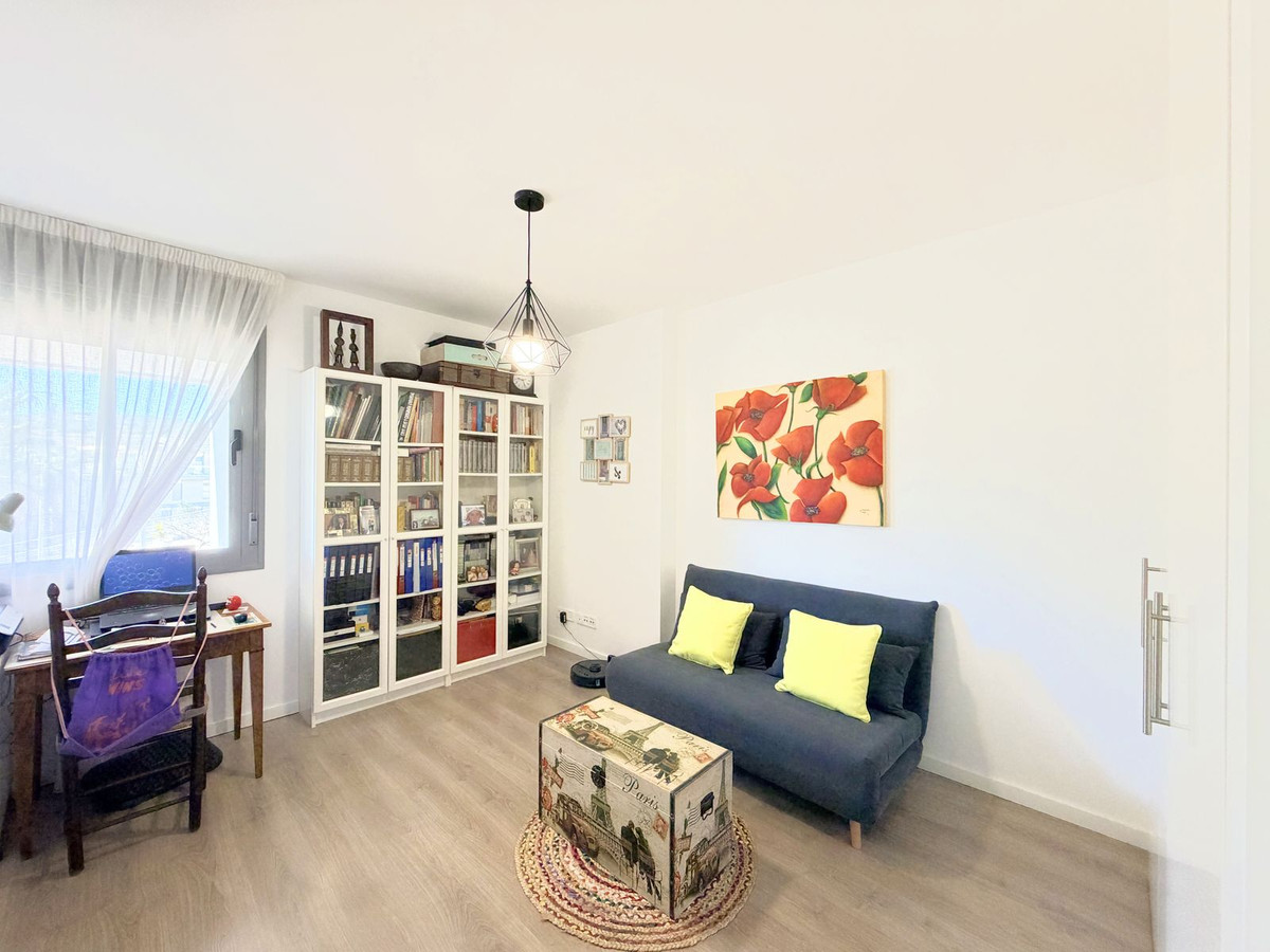 3 Bed Apartment for sale in Estepona Costa Del Sol, Málaga, Spain