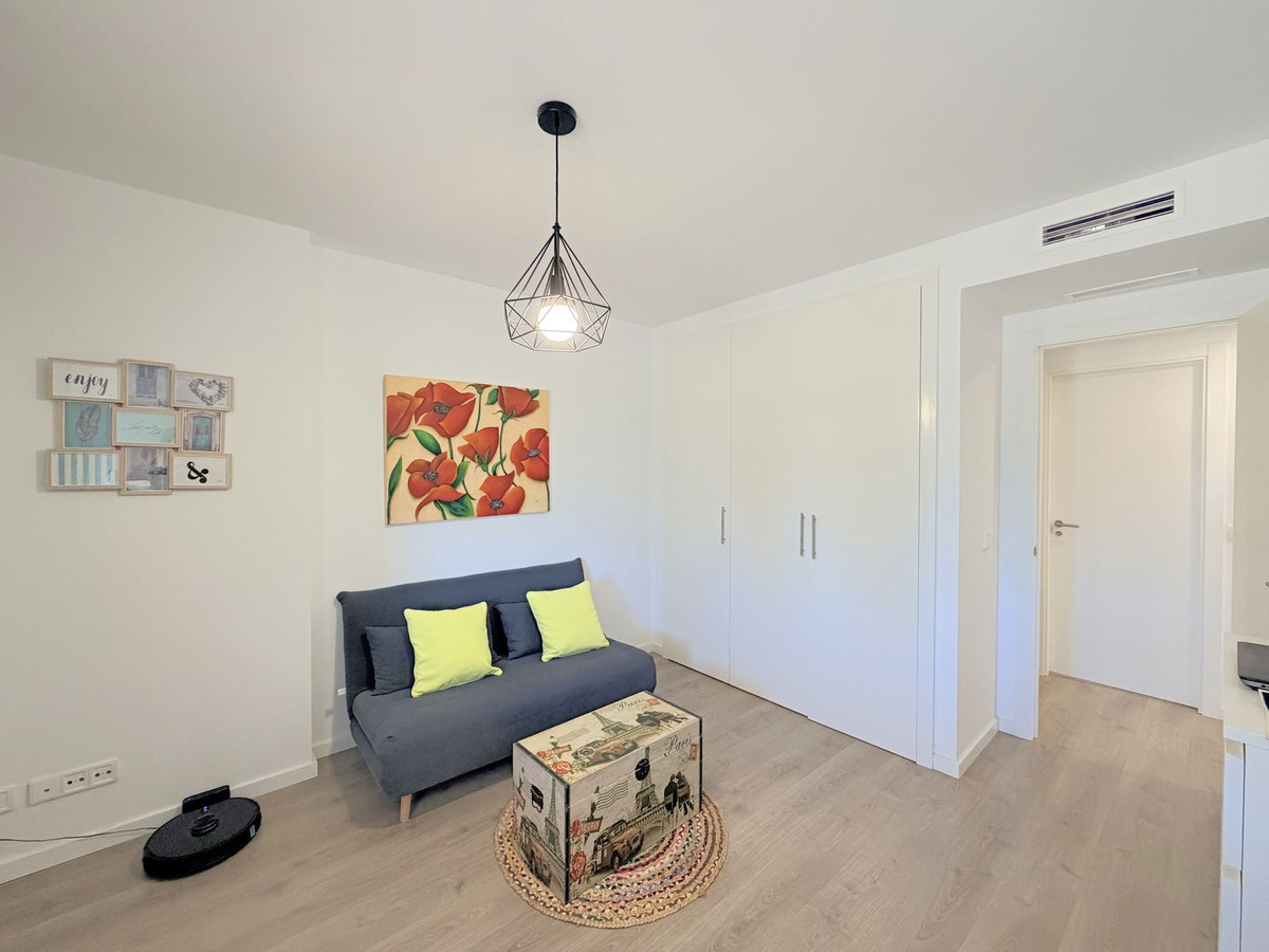 3 Bed Apartment for sale in Estepona Costa Del Sol, Málaga, Spain