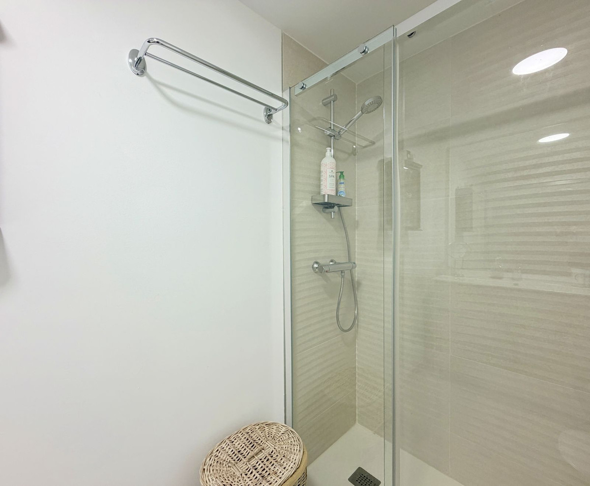 3 Bed Apartment for sale in Estepona Costa Del Sol, Málaga, Spain