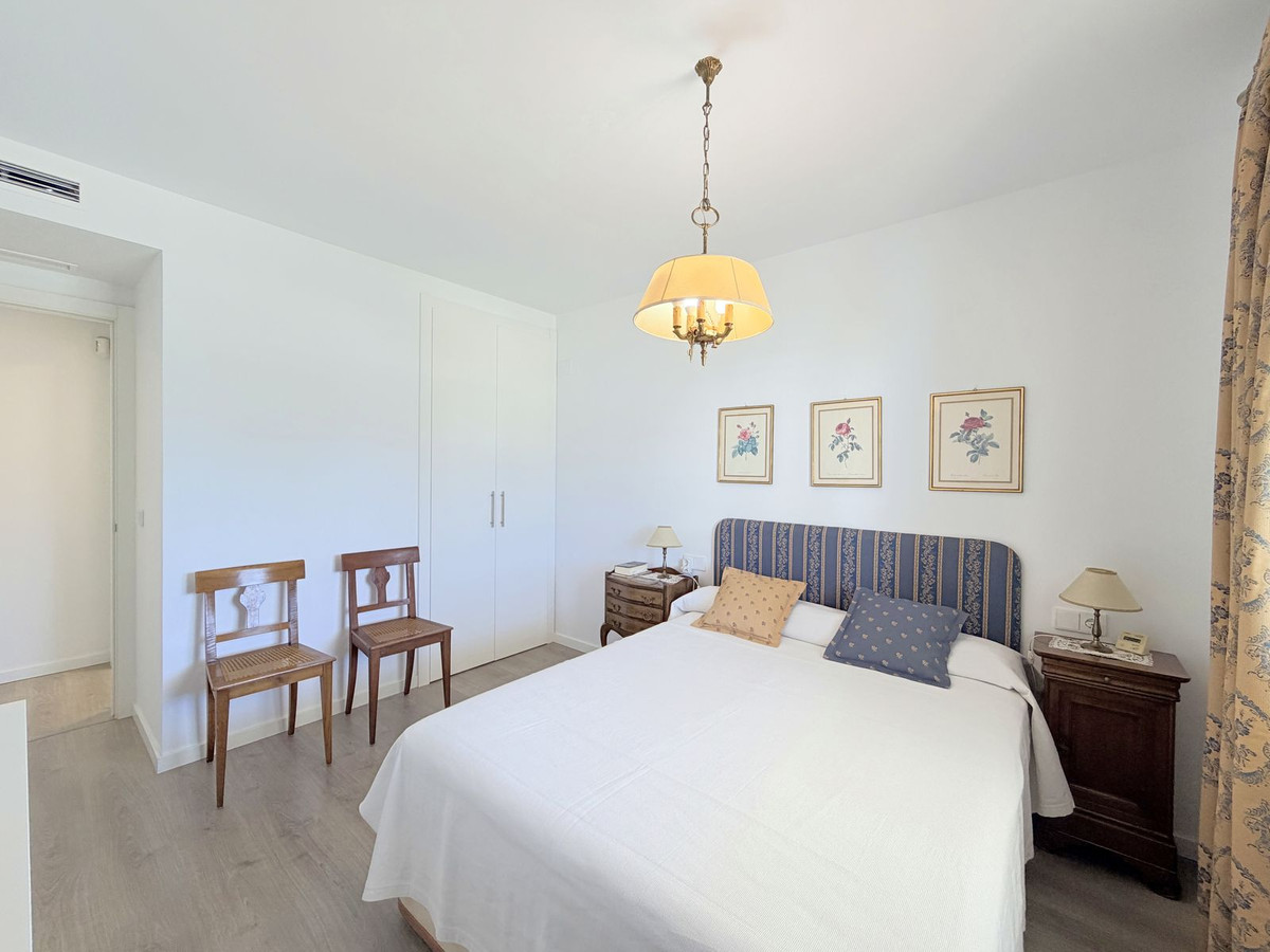 3 Bed Apartment for sale in Estepona Costa Del Sol, Málaga, Spain