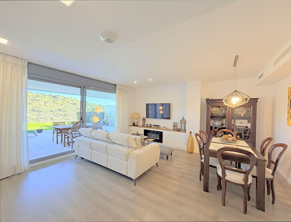 3 Bed Apartment for sale in Estepona Costa Del Sol, Málaga, Spain