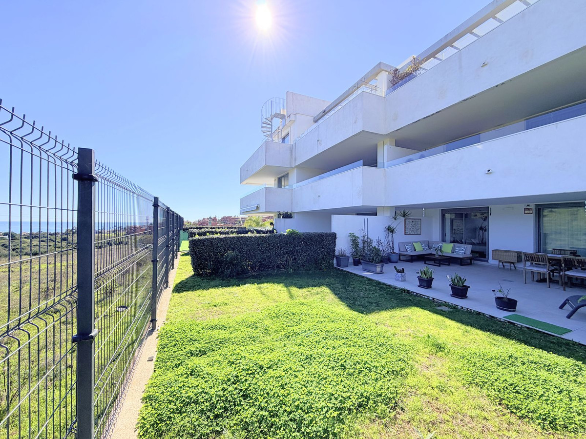 3 Bed Apartment for sale in Estepona Costa Del Sol, Málaga, Spain