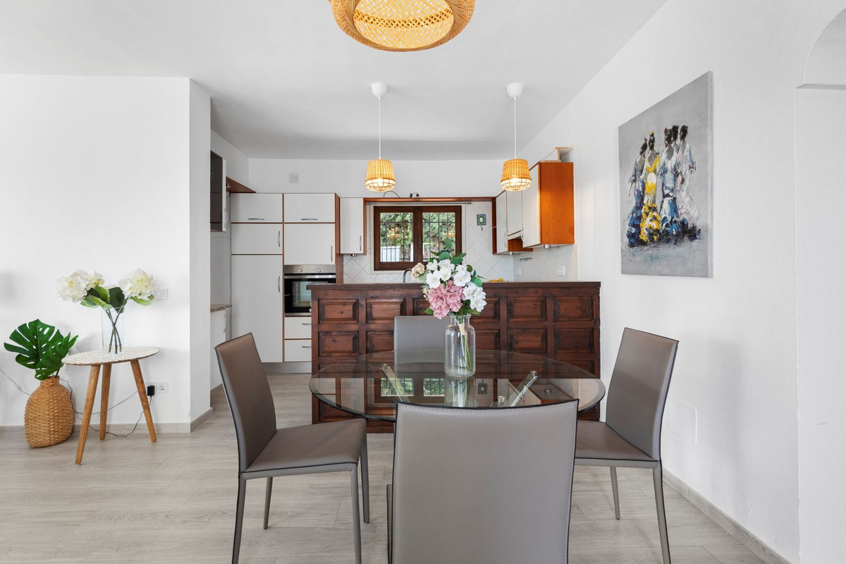 Se vende Villa - Chalet de 5 dormitorios en Costa Del Sol, Málaga, España