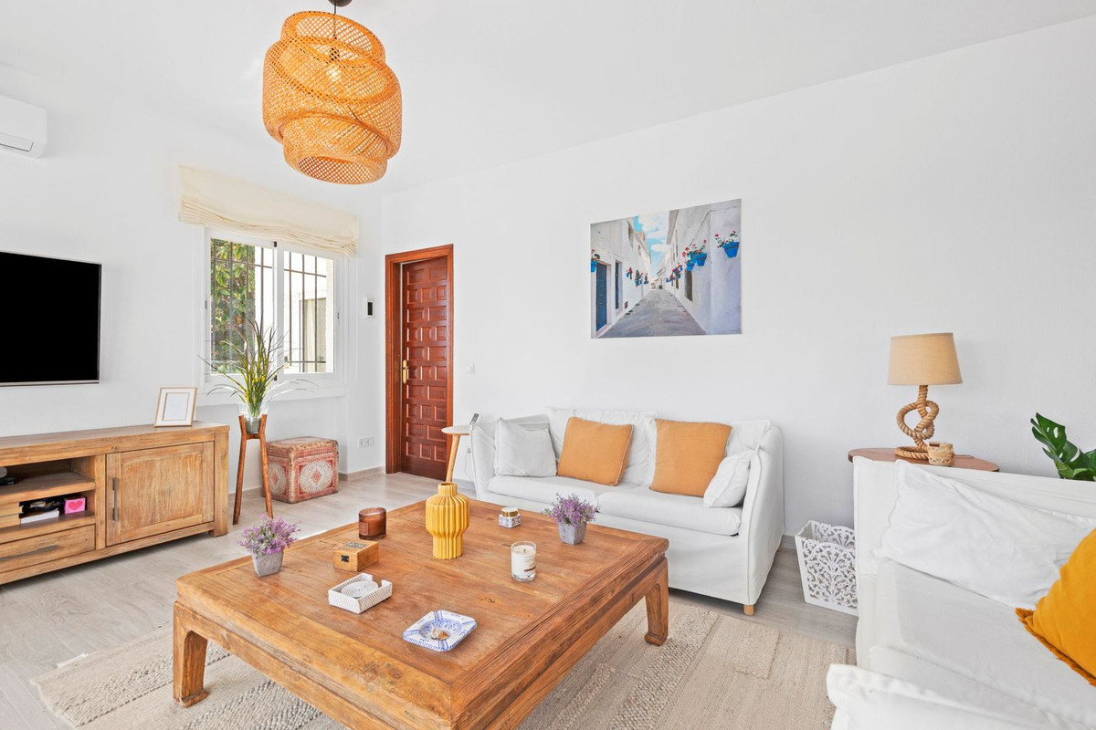 Se vende Villa - Chalet de 5 dormitorios en Costa Del Sol, Málaga, España