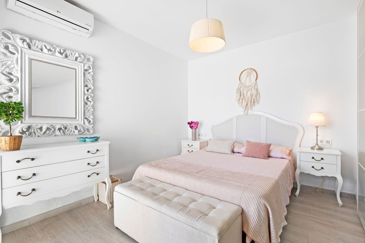 Se vende Villa - Chalet de 5 dormitorios en Costa Del Sol, Málaga, España
