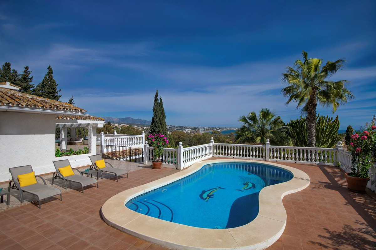 Se vende Villa - Chalet de 5 dormitorios en Costa Del Sol, Málaga, España