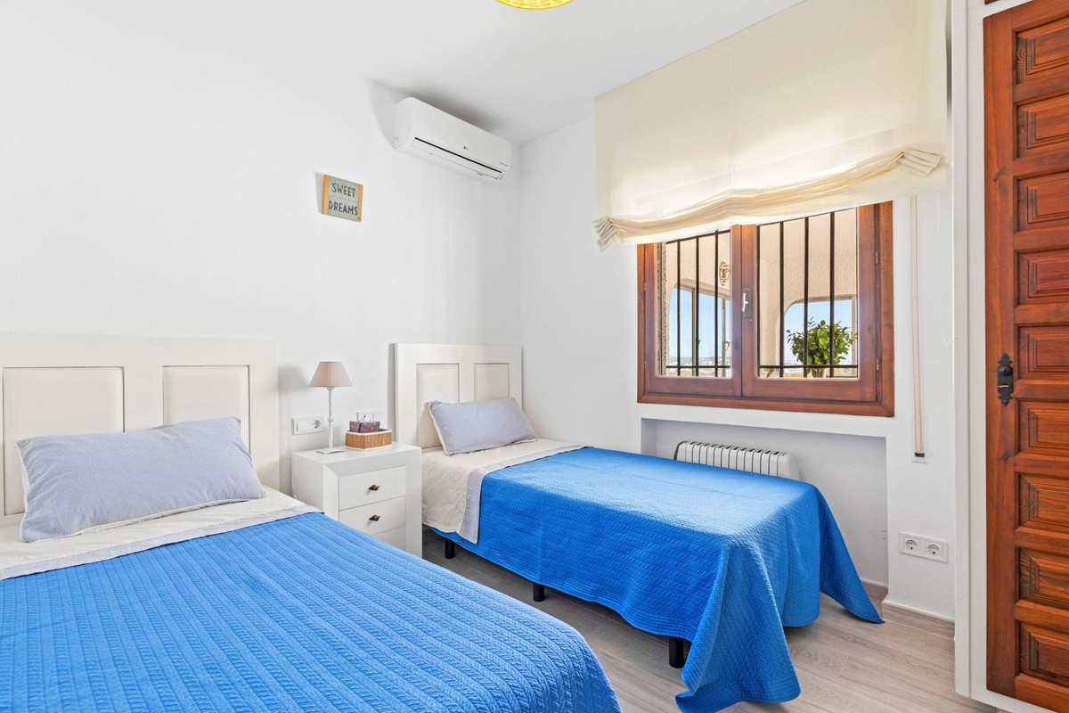 Se vende Villa - Chalet de 5 dormitorios en Costa Del Sol, Málaga, España