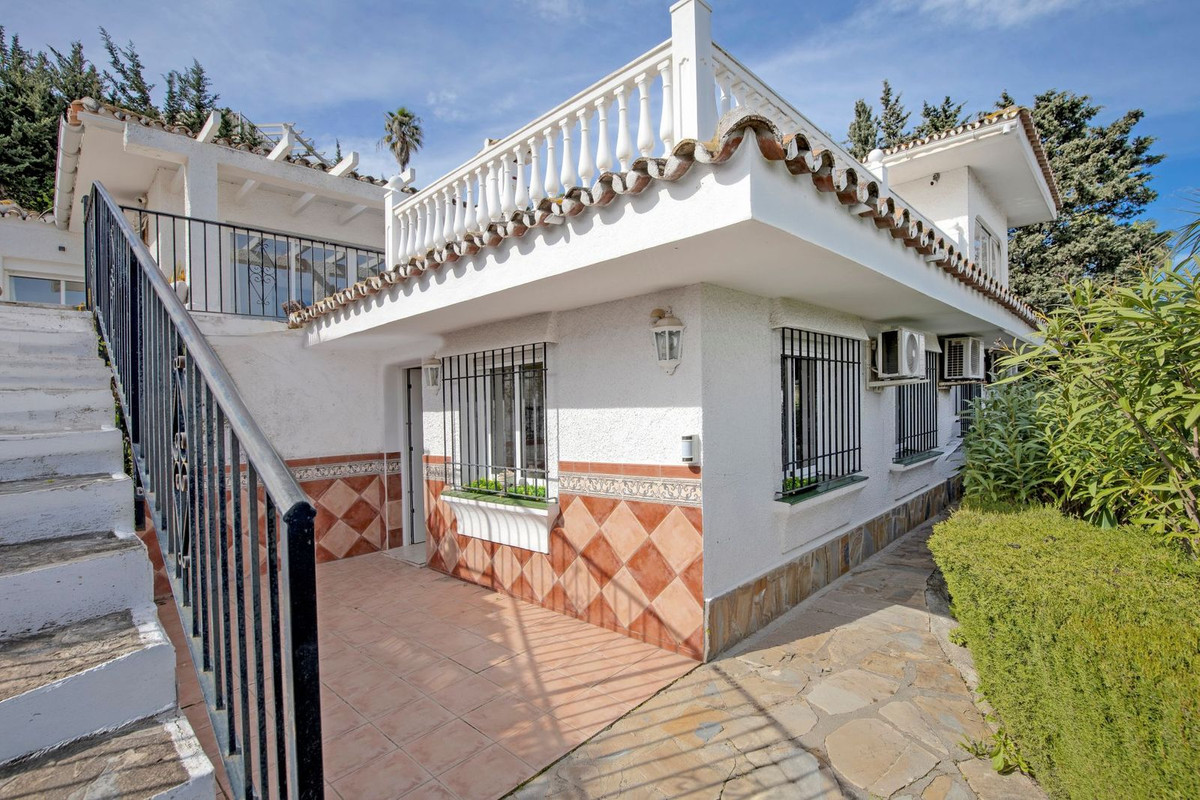 Se vende Villa - Chalet de 5 dormitorios en Costa Del Sol, Málaga, España