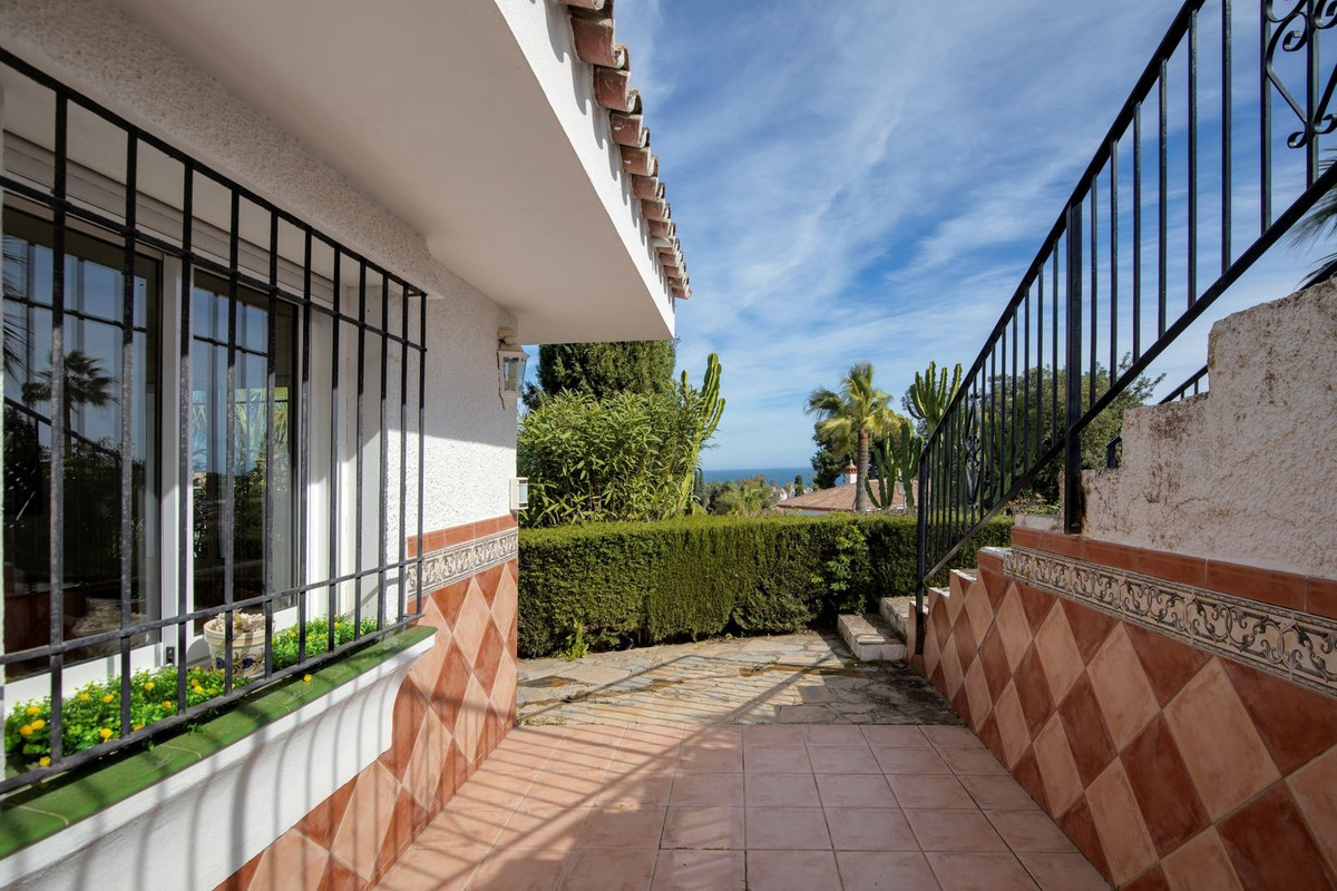 Se vende Villa - Chalet de 5 dormitorios en Costa Del Sol, Málaga, España