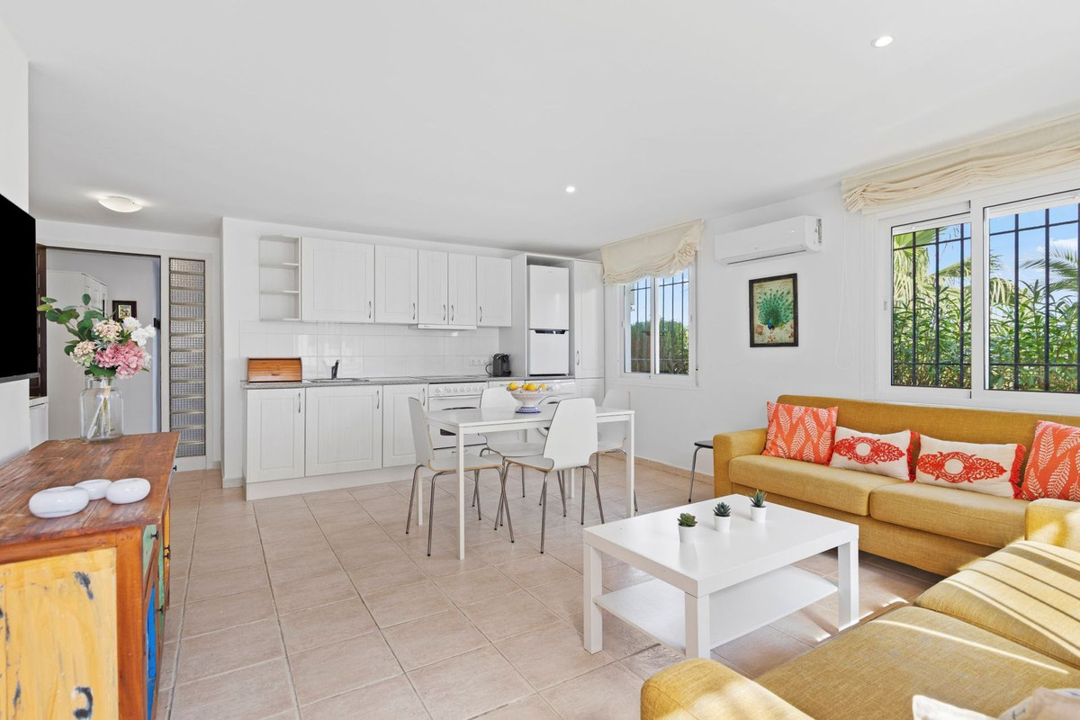 Se vende Villa - Chalet de 5 dormitorios en Costa Del Sol, Málaga, España